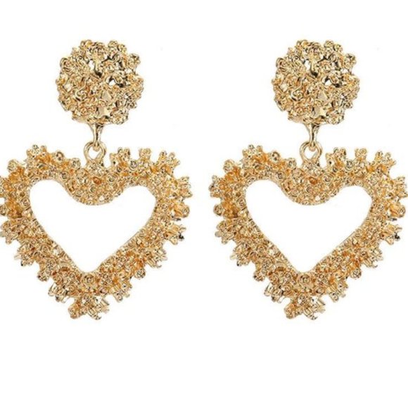 Queen • Heart-shaped Gold Embossed Earrings - Picture 2 of 3